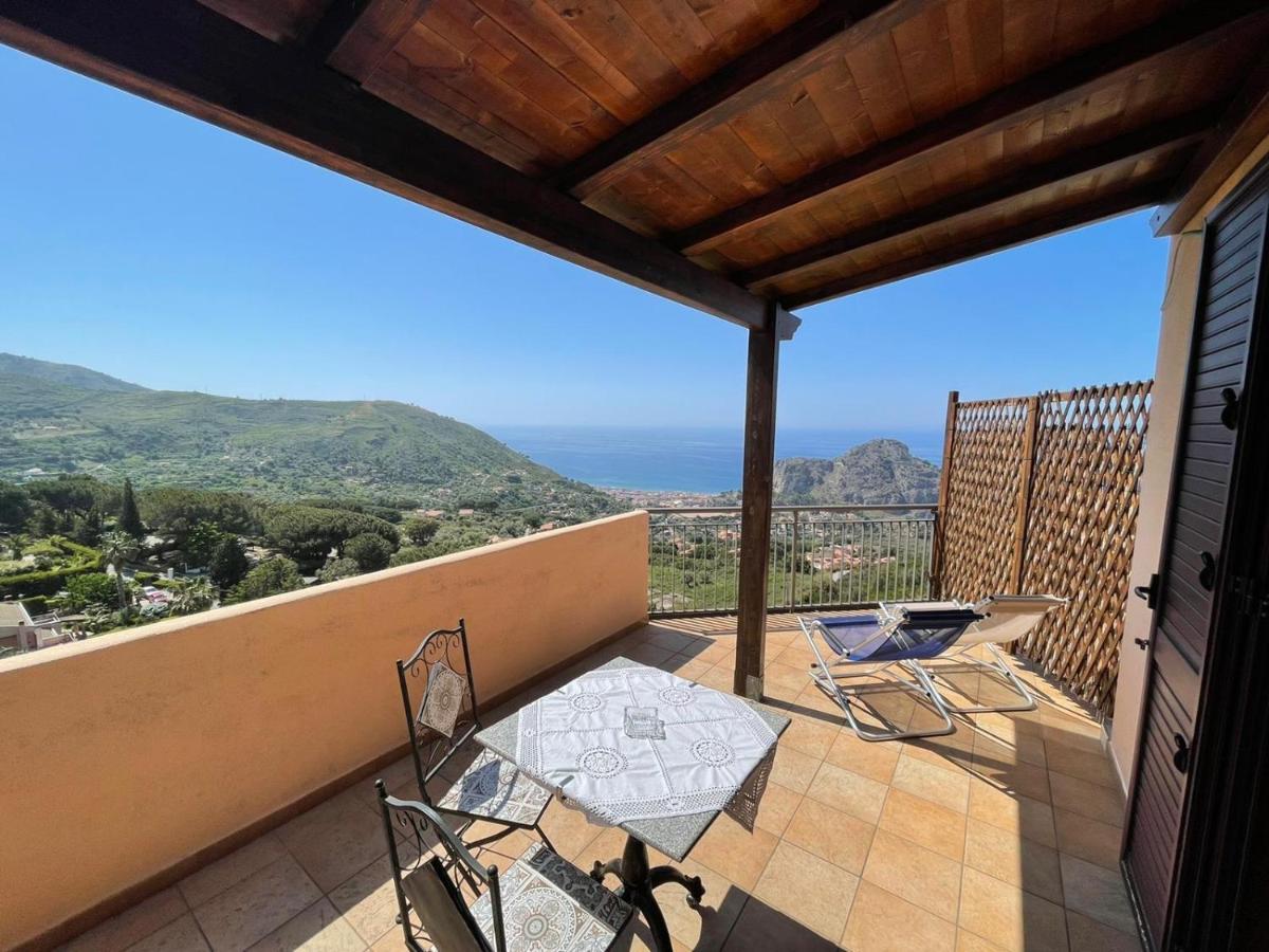 B&B Roomantic & Piscina Idromassaggio Cefalù Exterior foto